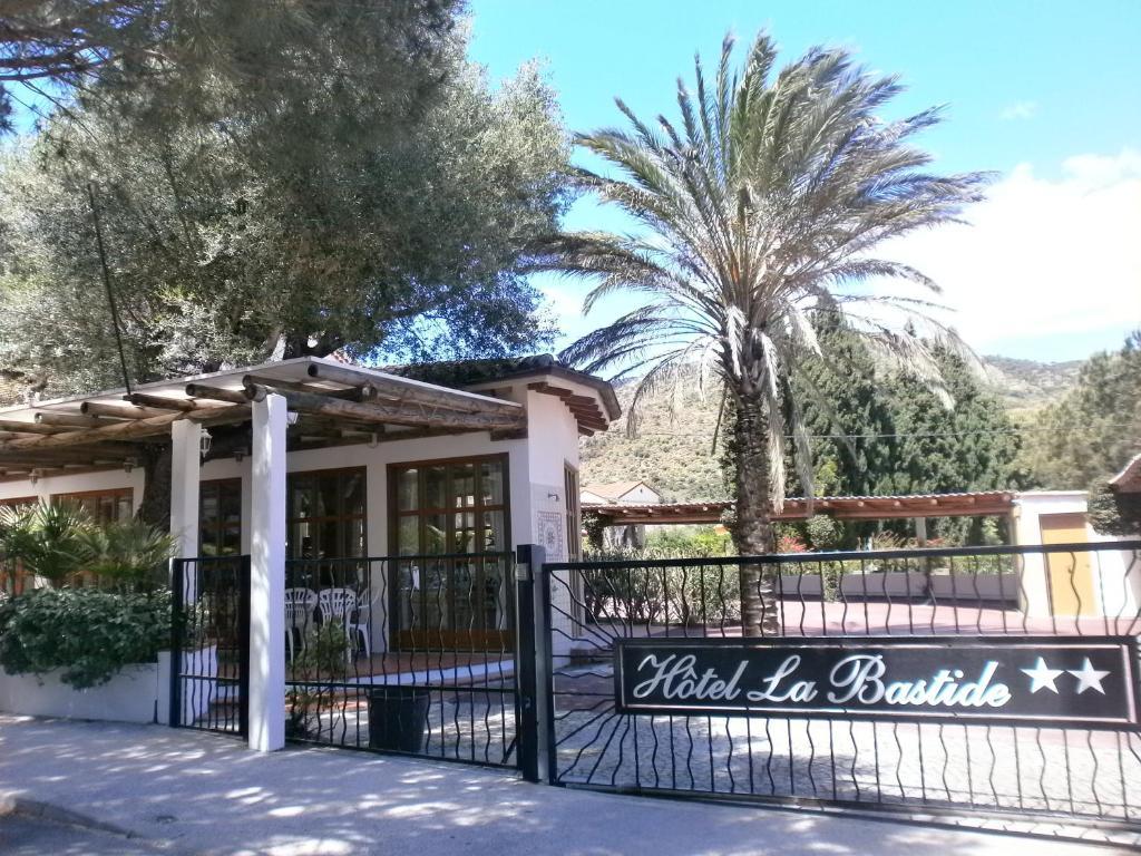 לה לבאנדו Hotel La Bastide מראה חיצוני תמונה