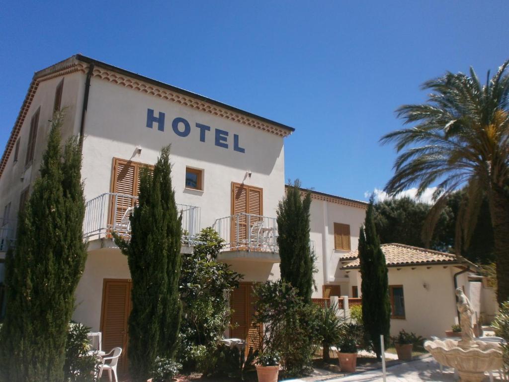 לה לבאנדו Hotel La Bastide מראה חיצוני תמונה
